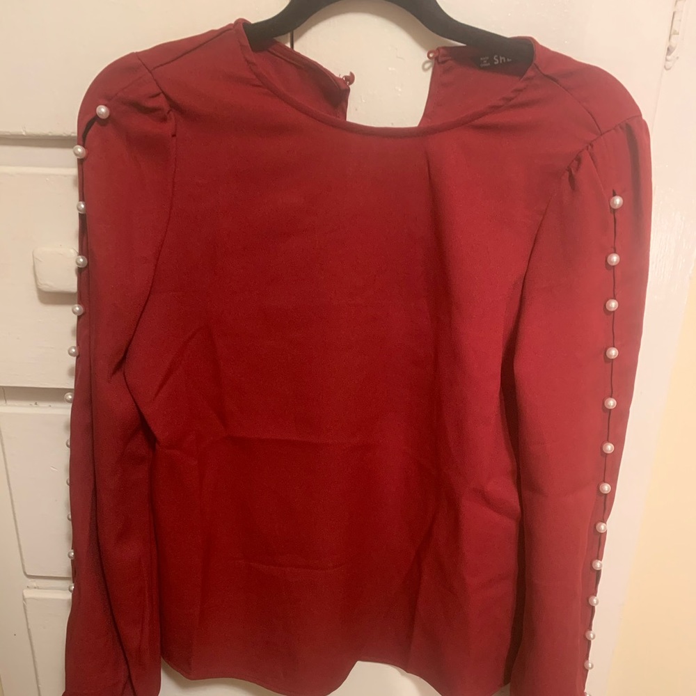 Beaded sleeve knot cuffed top